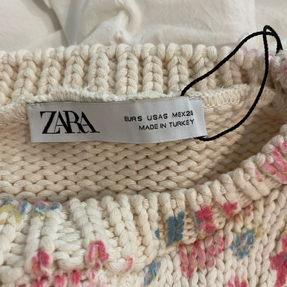 Zara Floral Knit Crop - Picture 4 of 4
